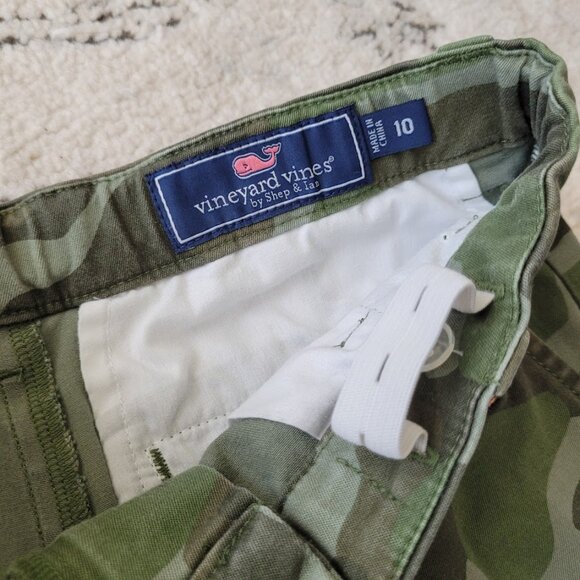 Vineyard Vines Surfing Bulldog Camo Breaker Shorts 10 - Picture 5 of 7